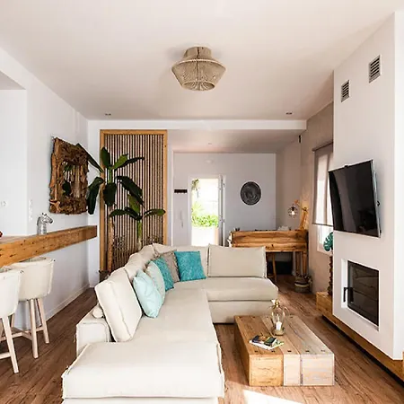 Dazzling Crete 3 Bedrooms Saffron Sunset Beachfront With Jacuzzi Brilliant Sea Views Chania Villa *